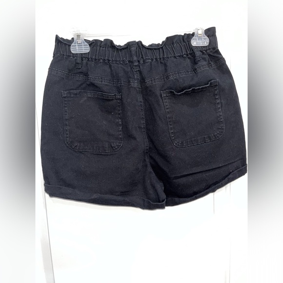 Just Be Women Shorts - Picture 2 of 3